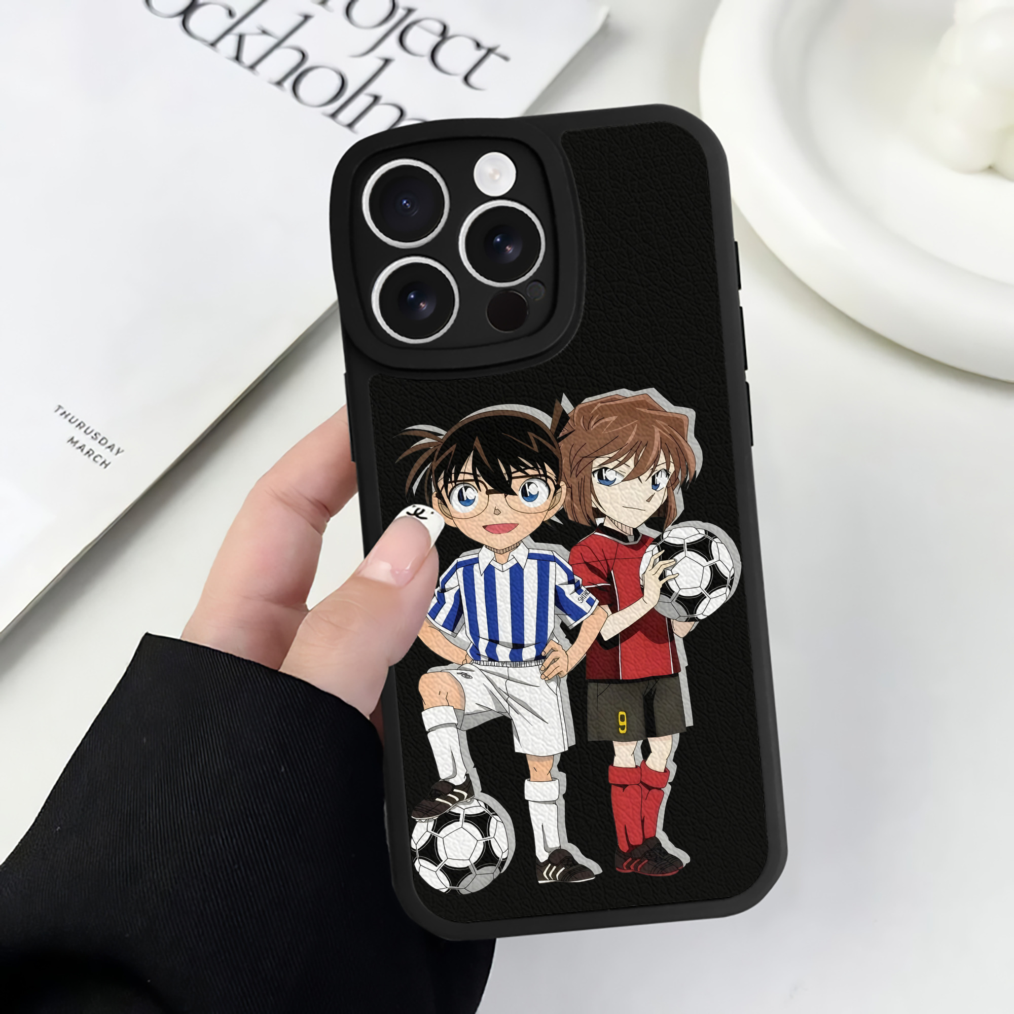 （画像用） 名探偵コナン 灰原 哀 はいばら あい Detective Conan Anita Hailey、Vi Graythorn Haibara Ai 【iPhone 16シリーズ対応】シリコンスマホケース（レザー調） 材質：シリコン